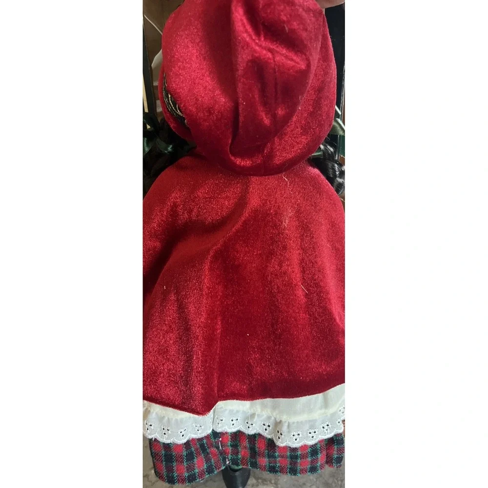 Geppeddo Porcelain Little Red Riding‎ Hood Doll 16